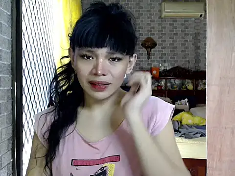 Snapshot of kylinexx chatting on 05-04-26, 01:12 kylinexx online show from 05-04-26, 01:12