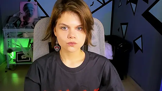 EllieMurler online show from 10-22-25, 09:09