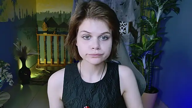 EllieMurler online show from 10-31-25, 02:07