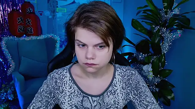 EllieMurler online show from 12-18-25, 09:04