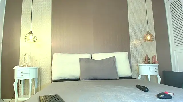 Snapshot of Tiifany_Baker chatting on 10-14-25, 08:20 Tiifany Baker online show from 10-14-25, 08:20