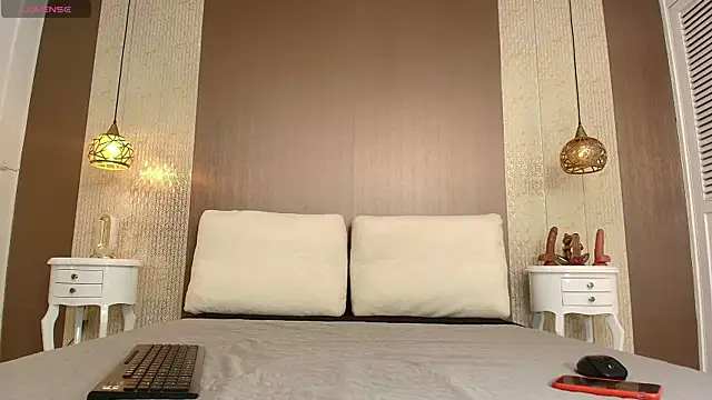 Snapshot of Tiifany_Baker chatting on 11-18-25, 07:51 Tiifany Baker online show from 11-18-25, 07:51