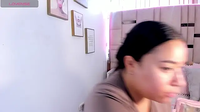 Zoey thompson online show from 10-18-25, 03:13