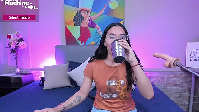 Snapshot of lucyy_liiuu chatting on 10-06-25, 01:41 lucyy liiuu online show from 10-06-25, 01:41