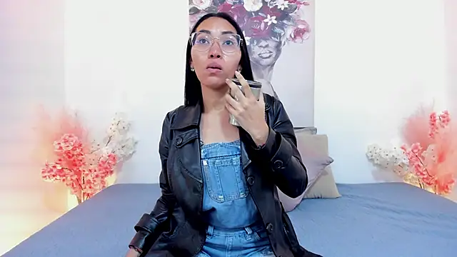 Snapshot of lucyy_liiuu chatting on 11-01-25, 01:02 lucyy liiuu online show from 11-01-25, 01:02