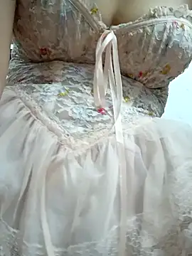 Snapshot of Thuylinh86 chatting on 09-22-25, 05:09 Thuylinh86 online show from 09-22-25, 05:09