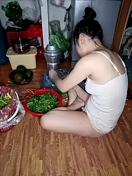 Snapshot of Thuylinh86 chatting on 10-07-25, 06:54 Thuylinh86 online show from 10-07-25, 06:54