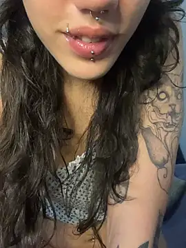 Snapshot of virtualgirlbr chatting on 01-12-26, 08:30 virtualgirlbr online show from 01-12-26, 08:30