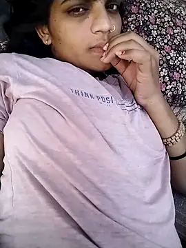 Snapshot of Sofia_kuuu chatting on 09-17-25, 11:23 Sofia kuuu online show from 09-17-25, 11:23