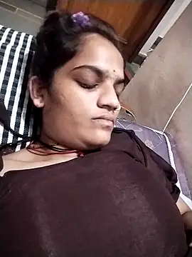 Snapshot of Sofia_kuuu chatting on 09-20-25, 03:57 Sofia kuuu online show from 09-20-25, 03:57