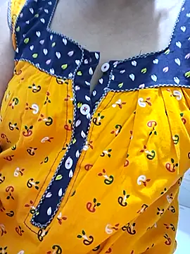 Snapshot of Mon-Shot9 chatting on 11-11-25, 08:25 Mon-Shot9 online show from 11-11-25, 08:25