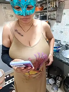 Queen Nightt online show from 09-12-25, 03:50