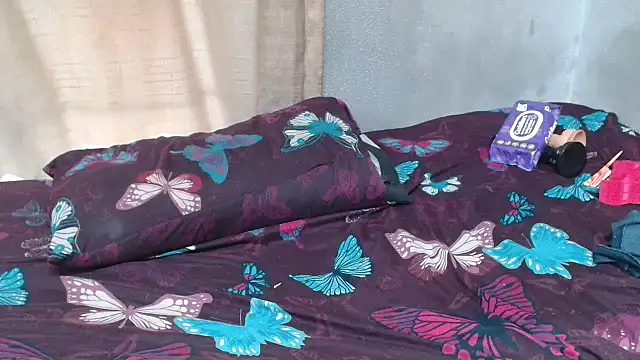 Snapshot of curvydarckcohocolate chatting on 09-27-25, 04:50 curvydarckcohocolate online show from 09-27-25, 04:50