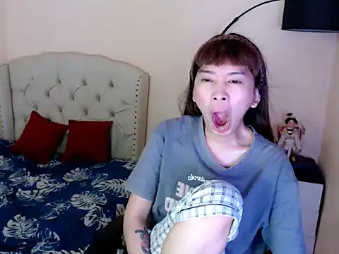 ShantalFoxxy  online show from 05-26-26, 02:02