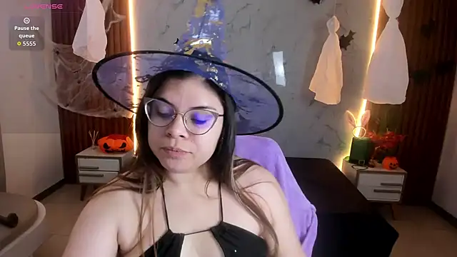 shasha bloom online show from 10-31-25, 01:12