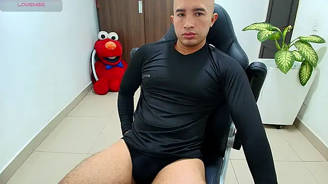 sebastian oconnor77 online show from 10-08-25, 12:47