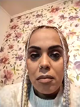 Snapshot of izauri2025 chatting on 05-04-26, 02:57 izauri2025 online show from 05-04-26, 02:57