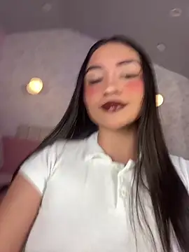 Snapshot of sweet_artemiis chatting on 11-15-25, 07:43 sweet artemiis online show from 11-15-25, 07:43