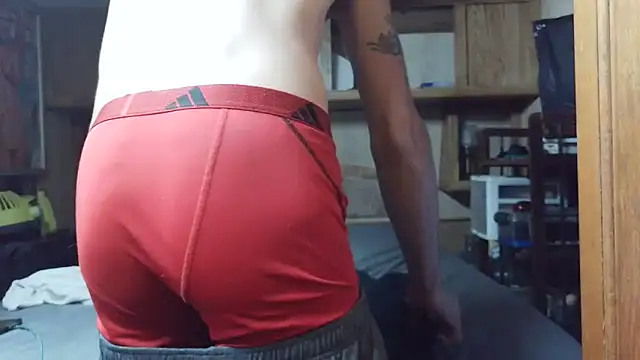 Snapshot of mike42088 chatting on 10-15-25, 12:33 mike42088 online show from 10-15-25, 12:33