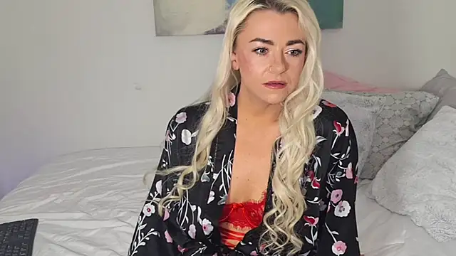 Snapshot of kinkylilsweetie chatting on 01-13-26, 07:57 kinkylilsweetie online show from 01-13-26, 07:57