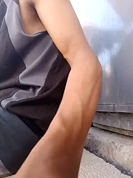 Snapshot of saik_03 chatting on 05-31-26, 11:17 saik 03 online show from 05-31-26, 11:17