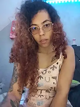 Snapshot of Pamelamiler__ chatting on 06-18-26, 02:34 Pamelamiler online show from 06-18-26, 02:34