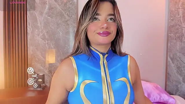 Emma hunter  online show from 10-12-25, 04:22