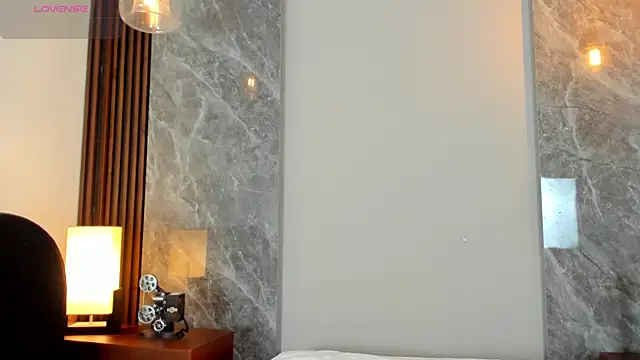 Emma hunter  online show from 10-17-25, 08:11