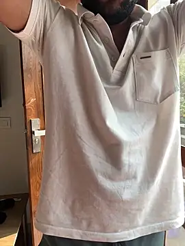 Snapshot of Sid_____123 chatting on 11-18-25, 05:23 Sid 123 online show from 11-18-25, 05:23