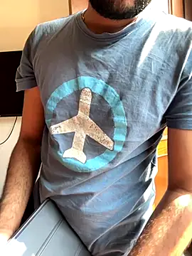 Snapshot of Sid_____123 chatting on 11-19-25, 05:51 Sid 123 online show from 11-19-25, 05:51