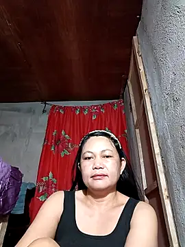 Everleigh mom online show from 09-27-25, 07:52