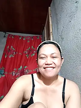 Everleigh mom online show from 09-28-25, 07:58