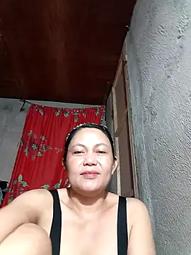 Everleigh mom online show from 09-30-25, 10:42