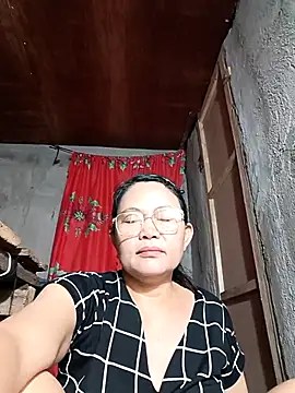 Everleigh mom online show from 10-18-25, 10:16