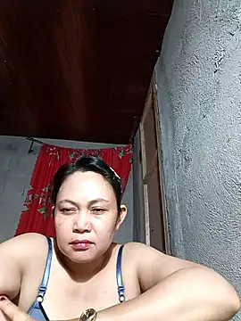 Everleigh mom online show from 12-15-25, 10:41