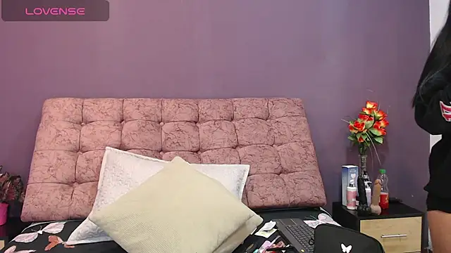 KateWelsin online show from 12-01-25, 07:41