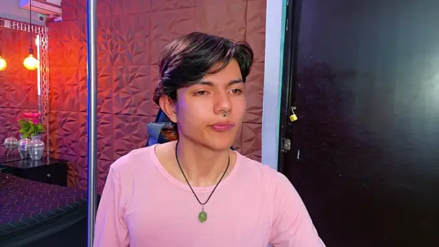 Snapshot of alandelrey57 chatting on 09-16-25, 04:46 alandelrey57 online show from 09-16-25, 04:46