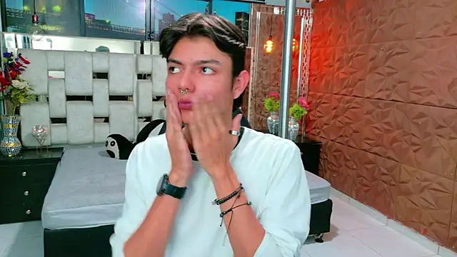 Snapshot of alandelrey57 chatting on 01-08-26, 07:43 alandelrey57 online show from 01-08-26, 07:43