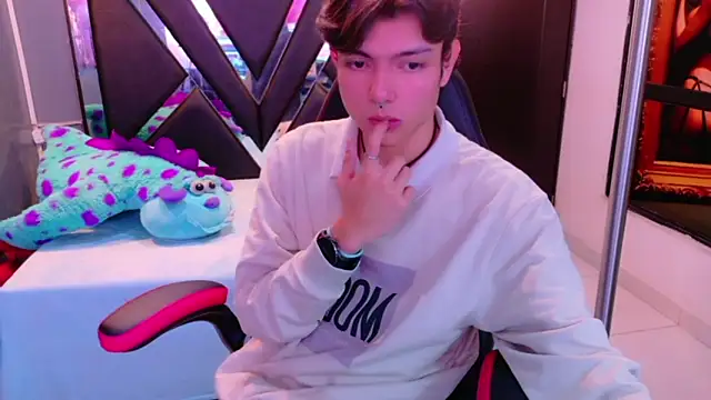 Snapshot of alandelrey57 chatting on 02-02-26, 05:17 alandelrey57 online show from 02-02-26, 05:17