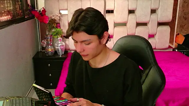 Snapshot of alandelrey57 chatting on 02-12-26, 02:45 alandelrey57 online show from 02-12-26, 02:45