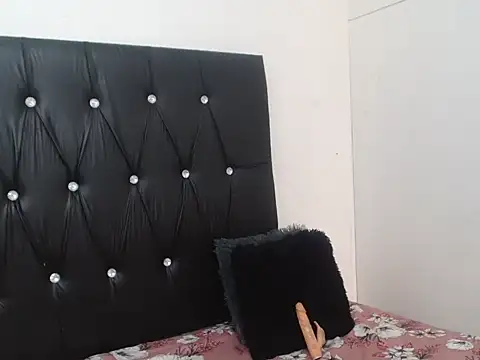 Lsnickykhanyile online show from 09-30-25, 11:59