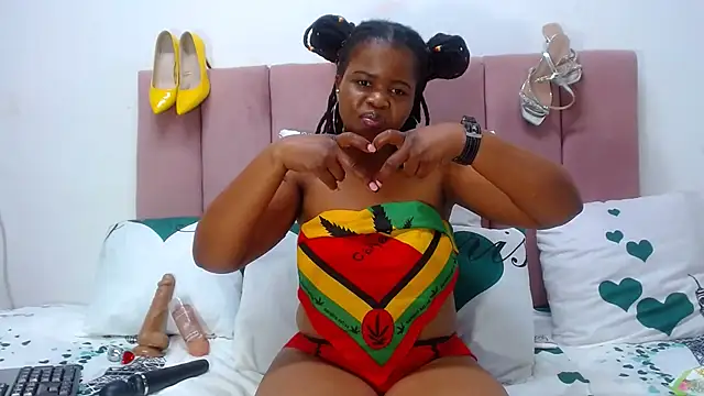 Snapshot of RoundaAssx22 chatting on 09-08-25, 09:25 RoundaAssx22 online show from 09-08-25, 09:25