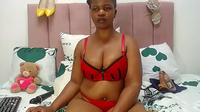 Snapshot of RoundaAssx22 chatting on 09-29-25, 03:55 RoundaAssx22 online show from 09-29-25, 03:55