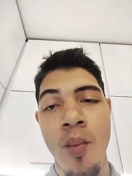 Snapshot of andrew_colleman chatting on 11-27-25, 10:34 andrew colleman online show from 11-27-25, 10:34