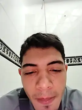 Snapshot of andrew_colleman chatting on 11-28-25, 11:02 andrew colleman online show from 11-28-25, 11:02