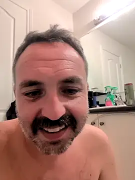 Snapshot of cloudymatt chatting on 11-01-25, 08:05 cloudymatt online show from 11-01-25, 08:05