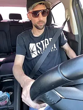 Snapshot of thejohnryancollection chatting on 10-10-25, 08:52 thejohnryancollection online show from 10-10-25, 08:52