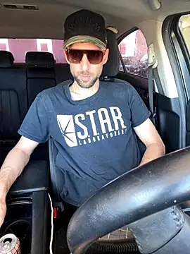 Snapshot of thejohnryancollection chatting on 10-13-25, 08:31 thejohnryancollection online show from 10-13-25, 08:31