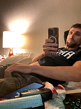 Snapshot of thejohnryancollection chatting on 10-15-25, 04:45 thejohnryancollection online show from 10-15-25, 04:45