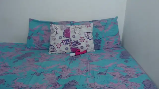 Snapshot of Tiiana chatting on 11-14-25, 05:11 Tiiana online show from 11-14-25, 05:11